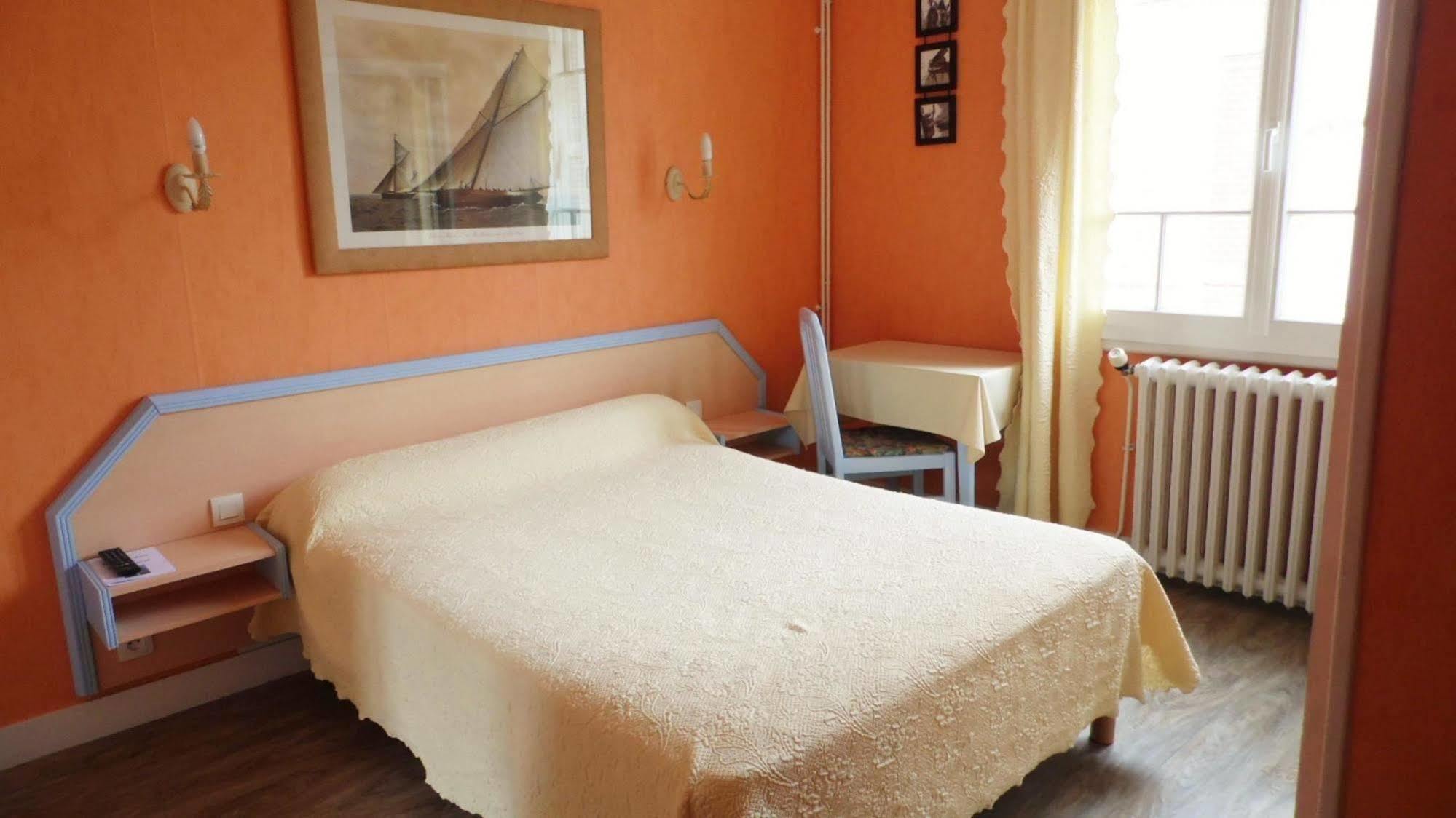 Hotel Le Reynita Трувил сюр Мер Екстериор снимка